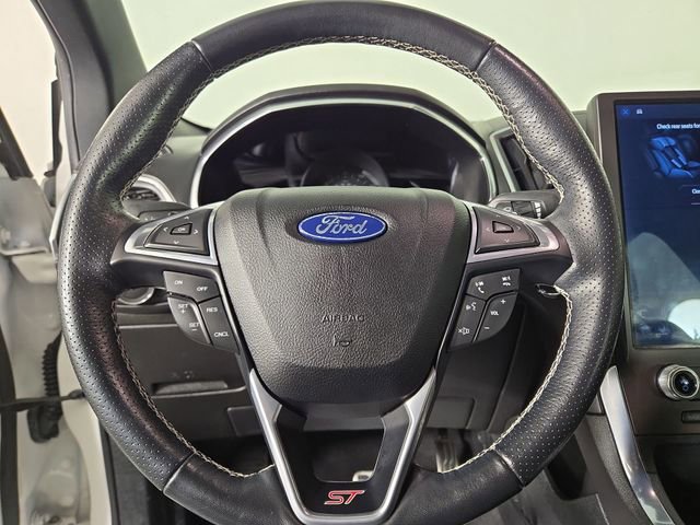 Used 2021 Ford Edge ST image 21