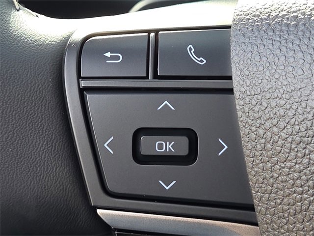 Used 2025 Toyota Camry SE image 27