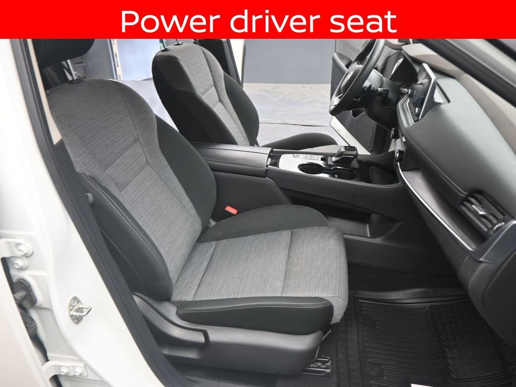 Used 2023 Nissan Rogue SV FWD image 24