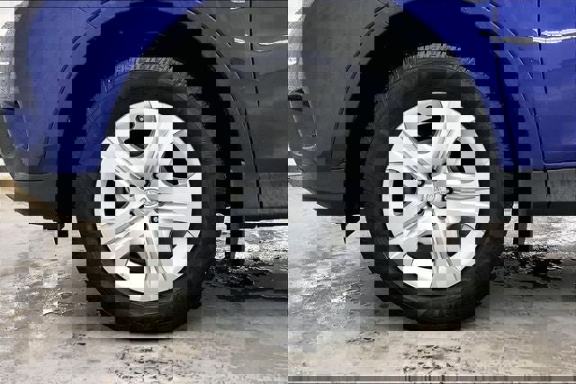 Used 2015 Toyota RAV4 LE AWD/4WD image 10