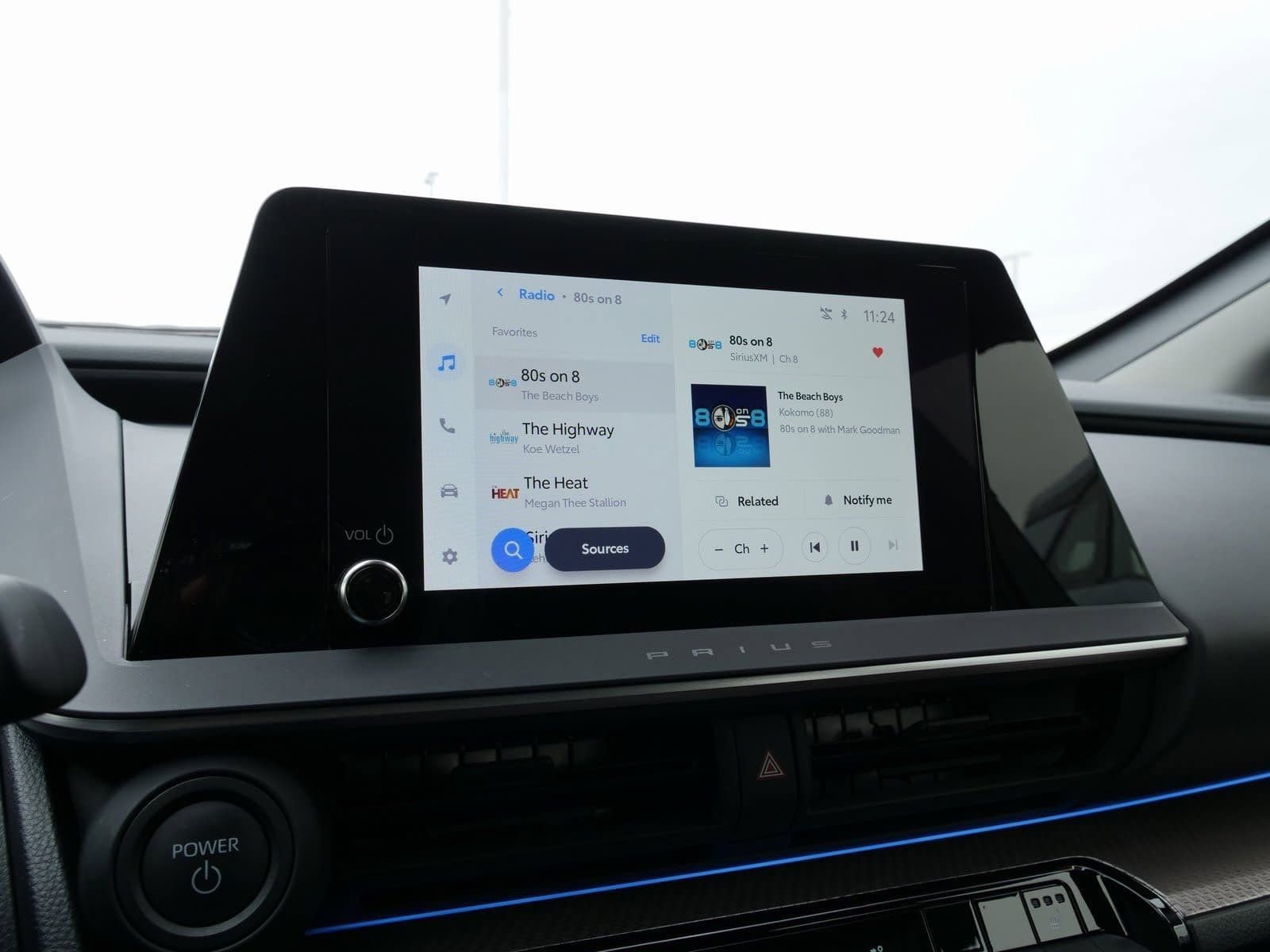 Used 2025 Toyota Prius XLE image 26