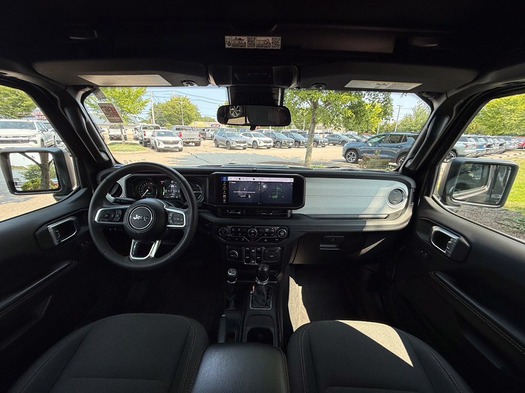 Used 2024 Jeep Wrangler Unlimited Sahara AWD/4WD image 26