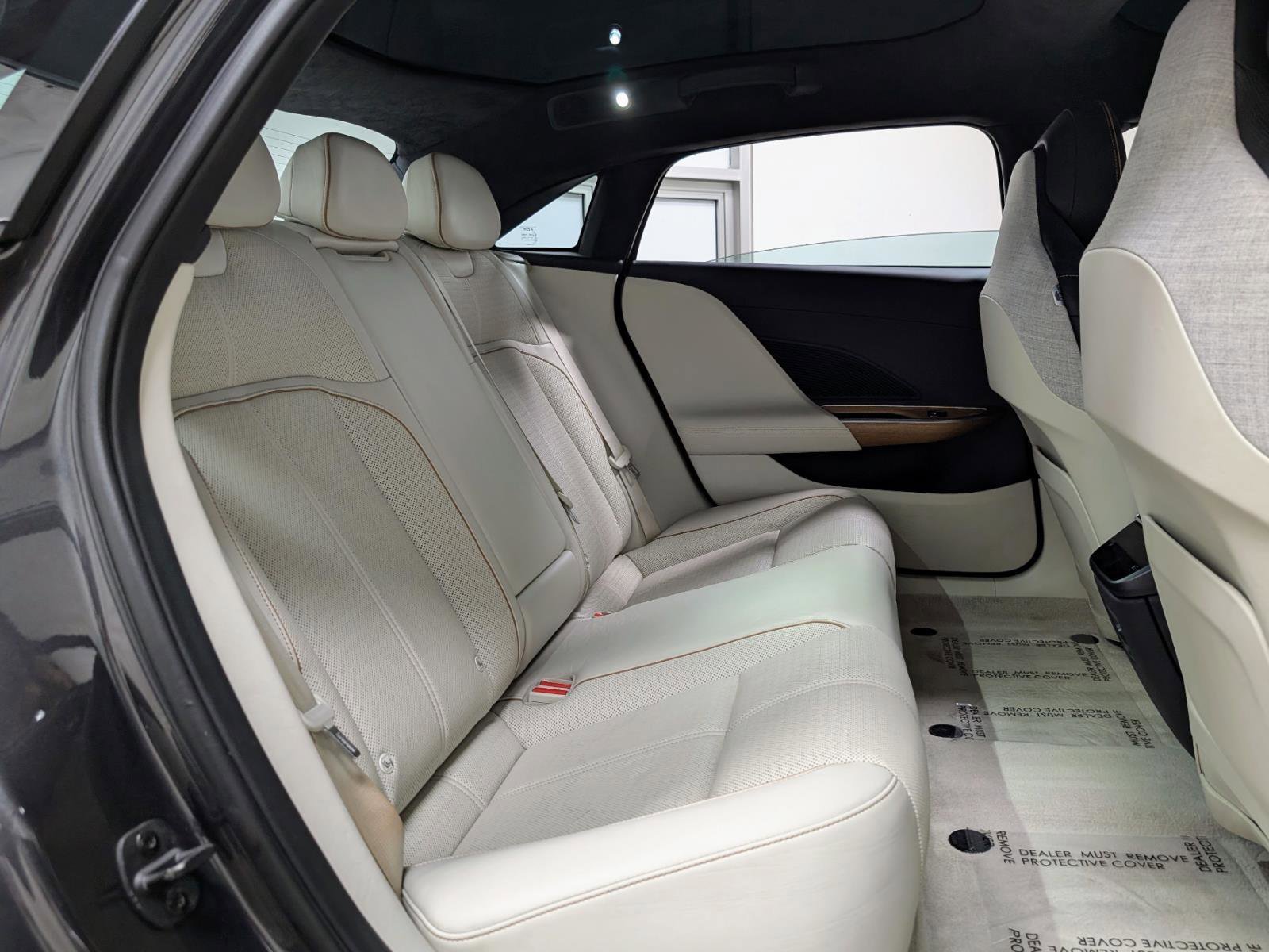 Used 2022 Lucid Air Grand Touring image 31