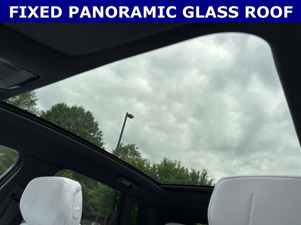 Used 2025 Cadillac Lyriq Sport RWD image 2