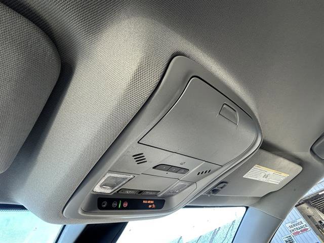 Used 2023 GMC Acadia SLT image 15