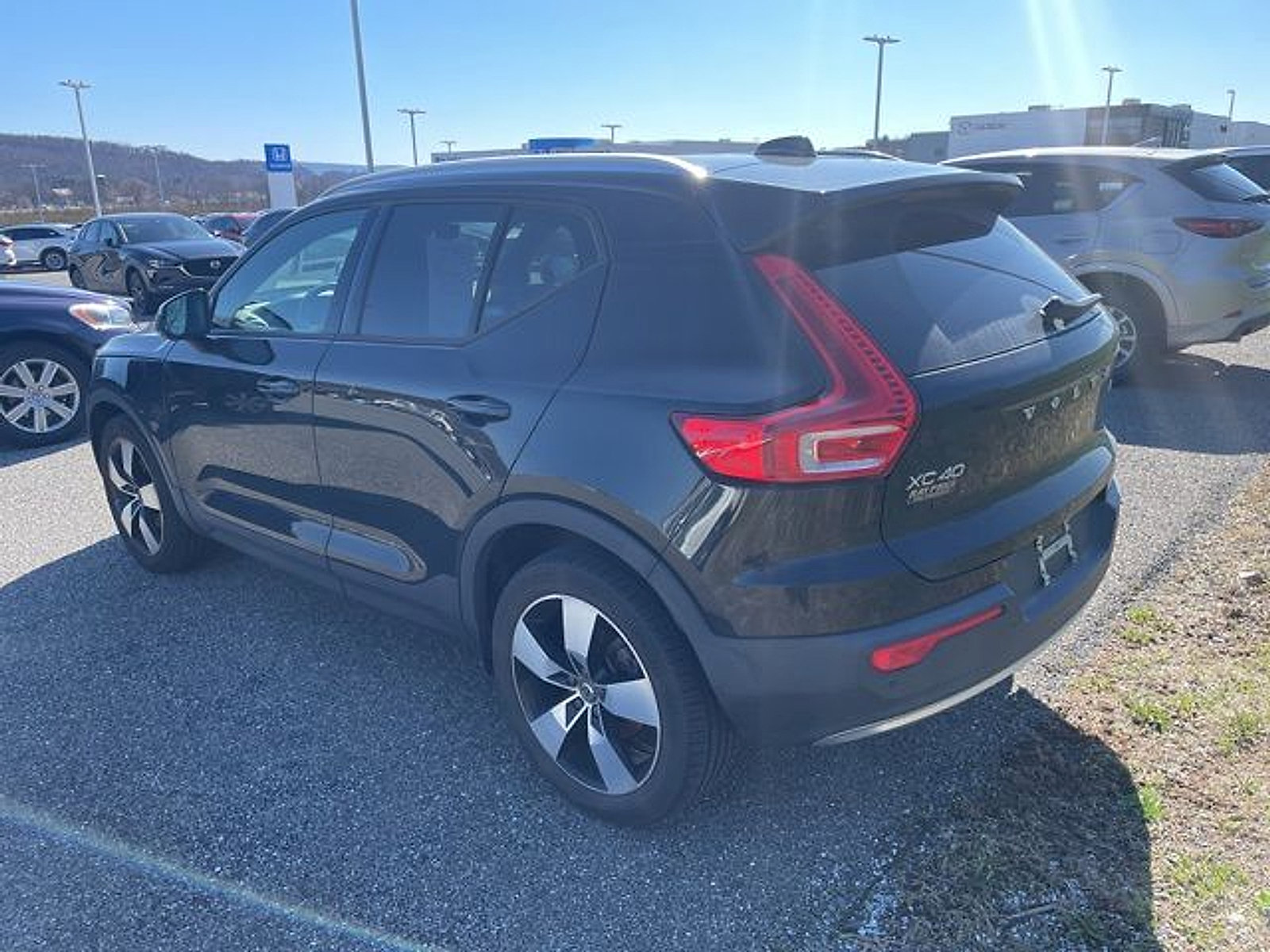 Used 2020 Volvo XC40 T5 Momentum AWD/4WD image 7