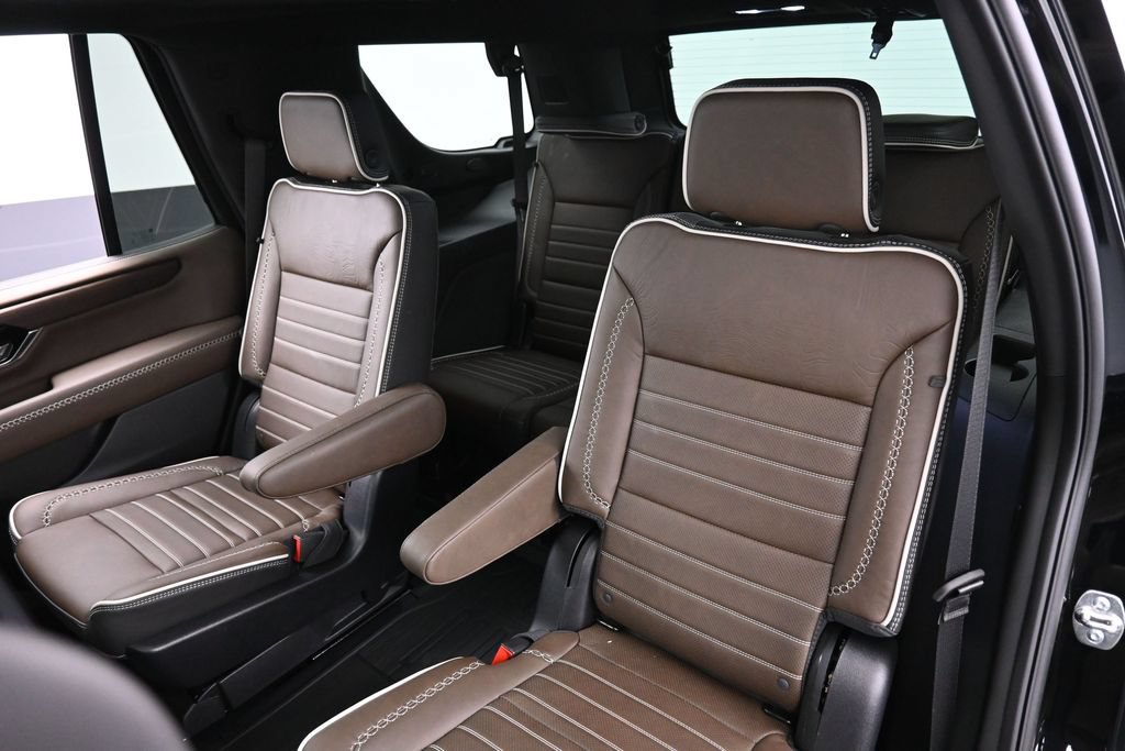 Used 2026 GMC Yukon Denali Ultimate w/ LPO, Floor Liner Package AWD/4WD image 25