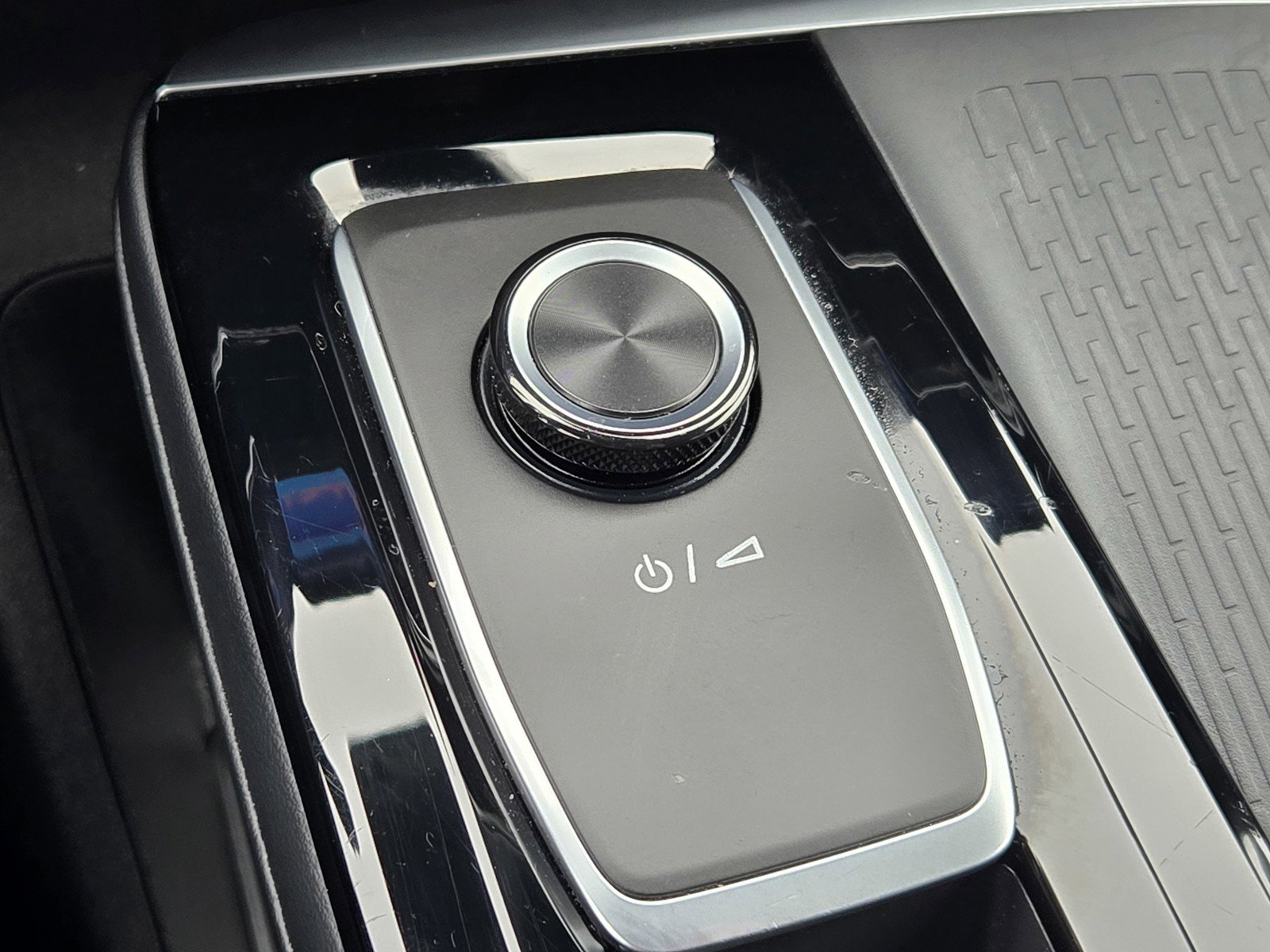 Certified 2025 Buick Enclave Sport Touring image 21