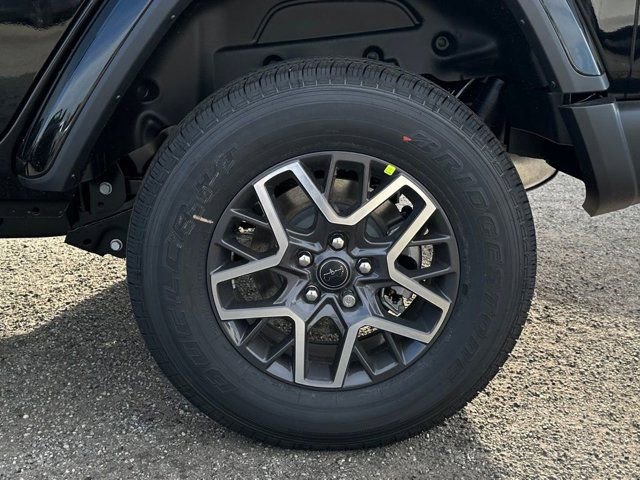 New 2025 Jeep Wrangler Sahara w/ Technology Group image 16