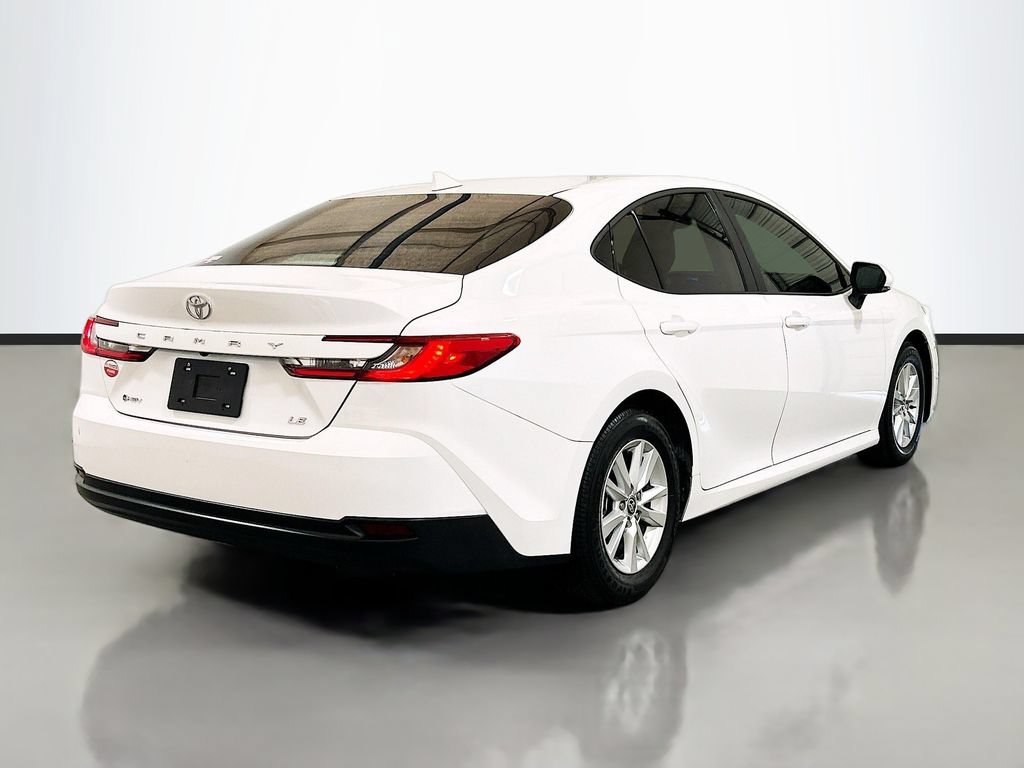 Used 2025 Toyota Camry LE w/ Convenience Package FWD image 4