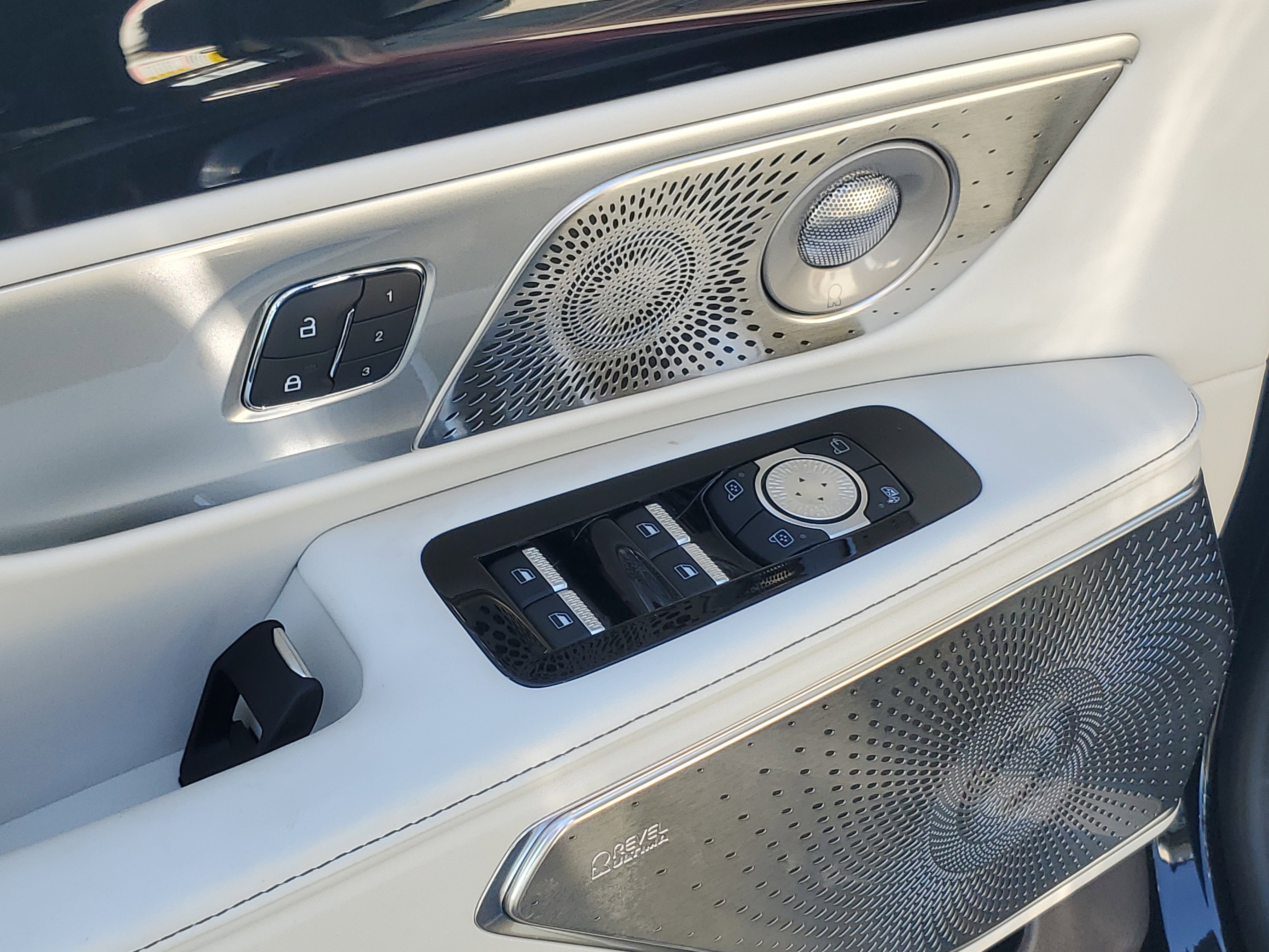 New 2025 Lincoln Nautilus Black Label image 9