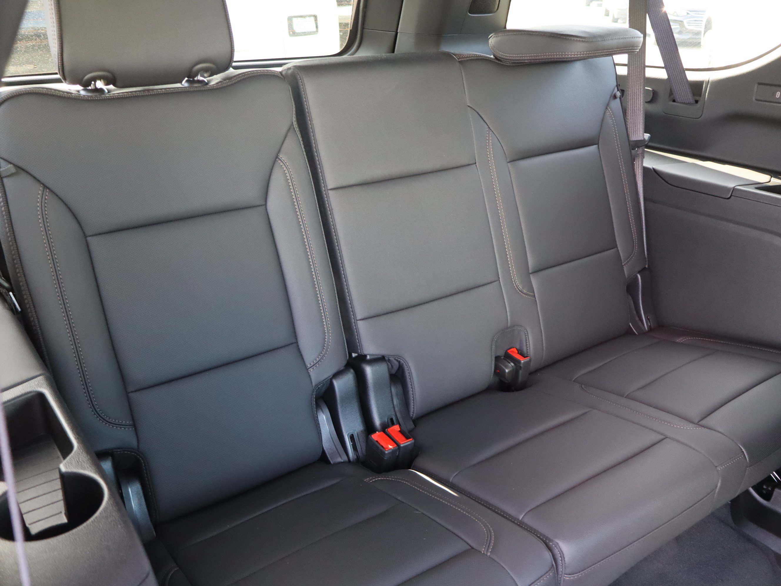 Used 2026 Chevrolet Suburban High Country AWD/4WD image 41