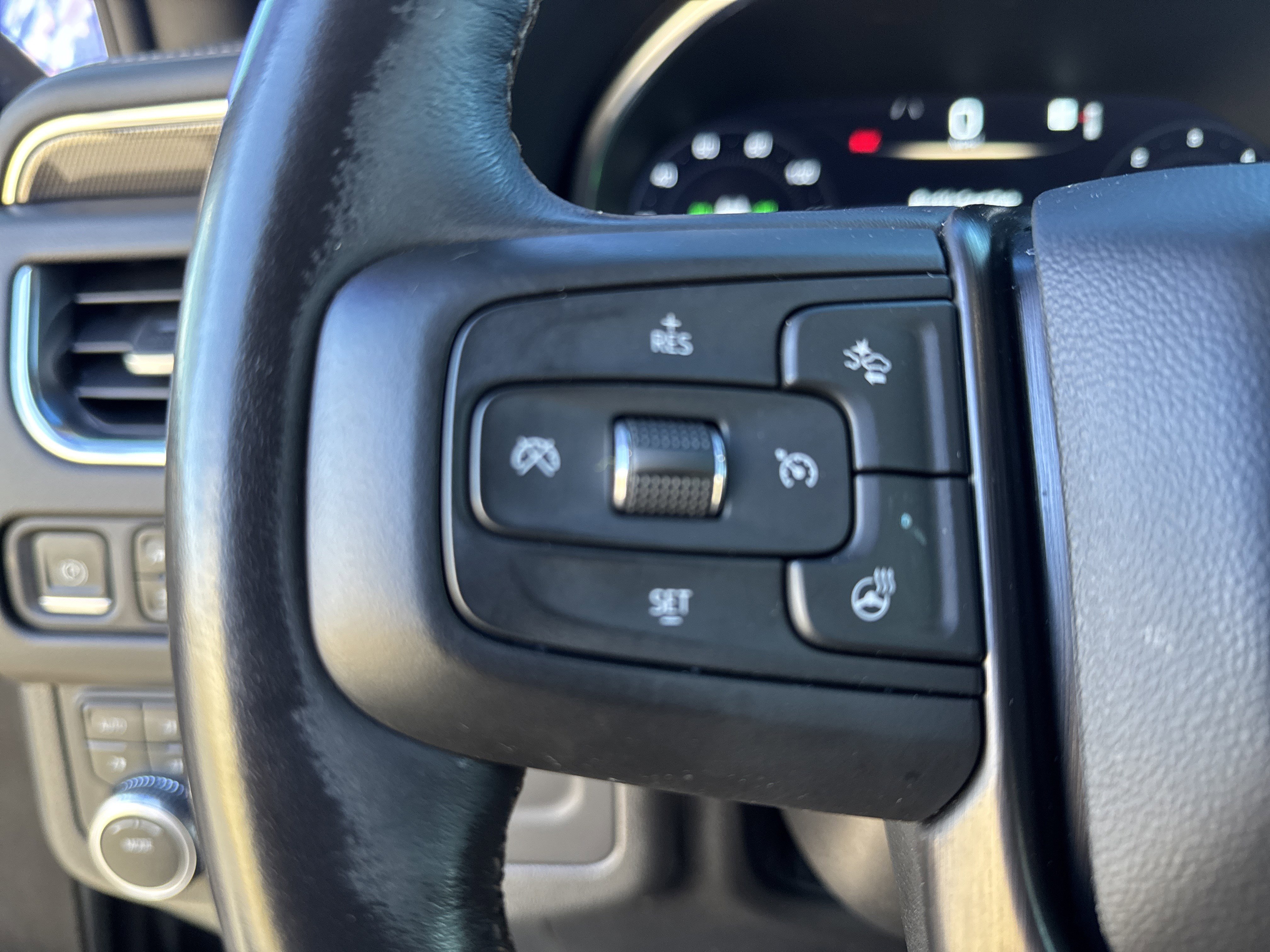 Used 2023 GMC Yukon AT4 w/ AT4 Premium Package image 20