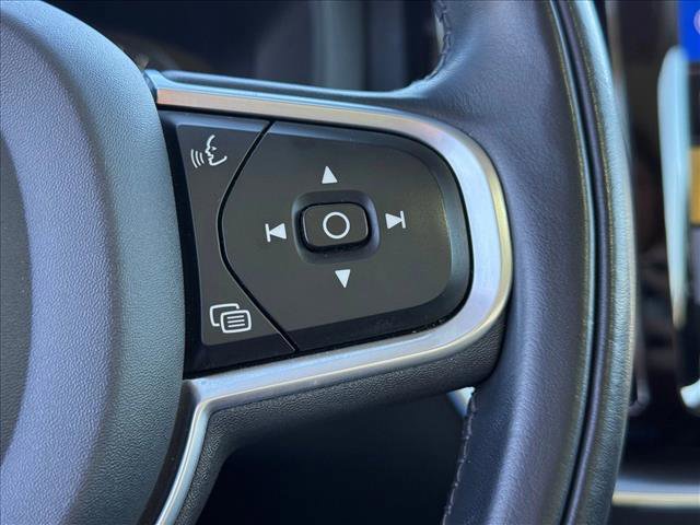 Used 2020 Volvo XC60 T5 Momentum image 13