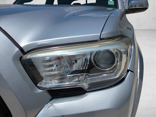 Used 2016 Toyota Tacoma Limited w/ Towing Package AWD/4WD image 9