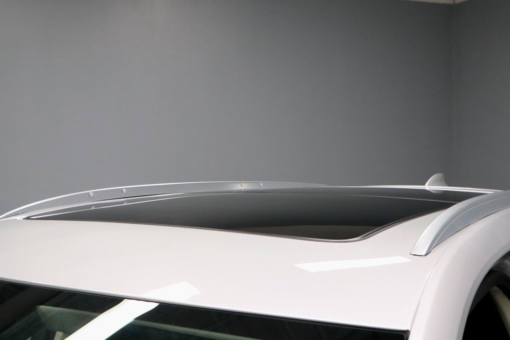 Used 2017 Cadillac XT5 Premium Luxury w/ LPO, Wheel Lock Package image 35