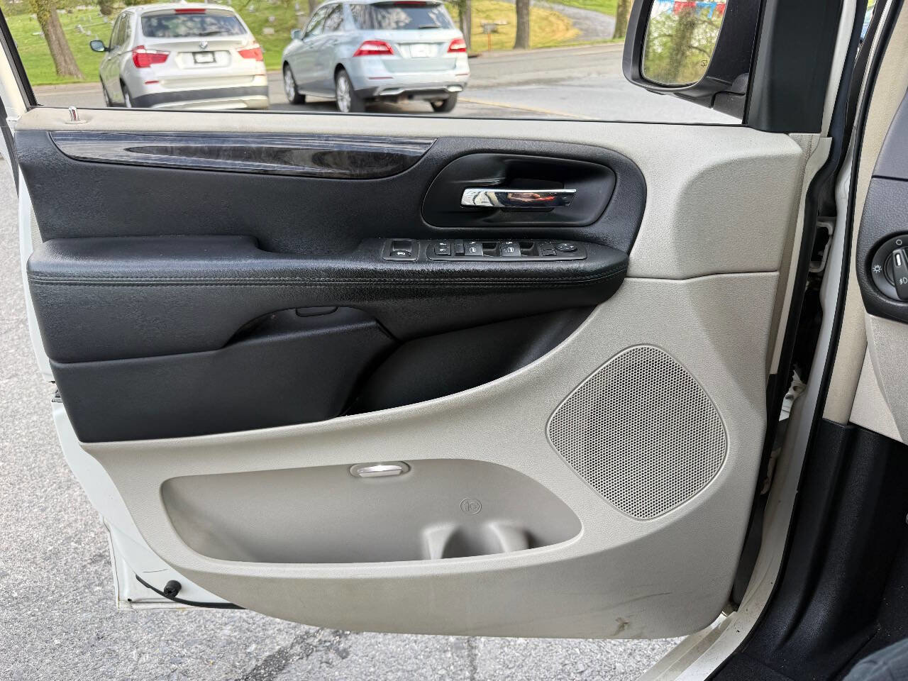 Used 2012 Dodge Grand Caravan Crew w/ Crew Value Pkg FWD image 14