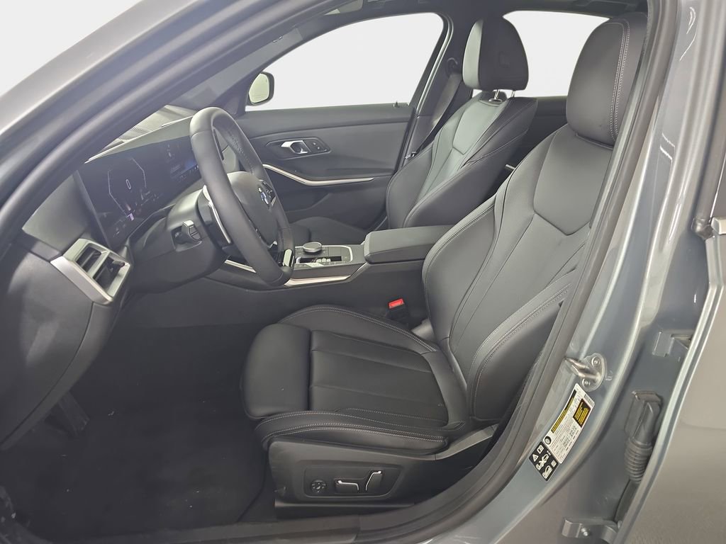 Used 2025 BMW 330i xDrive Sedan w/ Convenience Package image 17