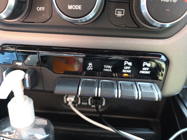 Used 2020 RAM 1500 Laramie w/ Sport Appearance Package AWD/4WD image 20