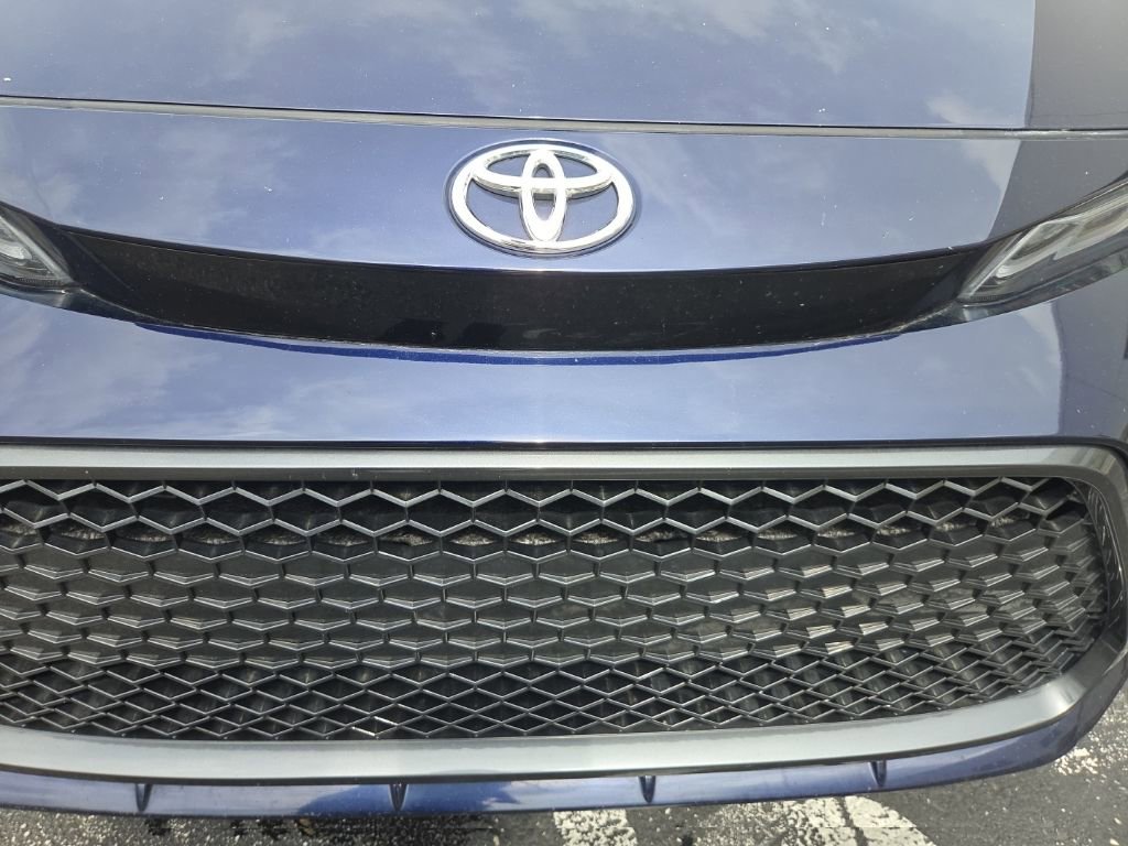 Used 2022 Toyota Corolla SE w/ SE Premium Package image 14