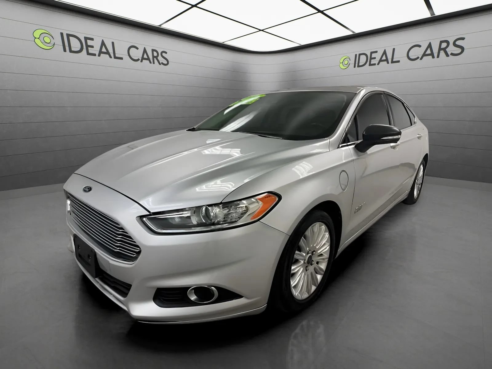 Used 2013 Ford Fusion Energi SE w/ Driver Assist Pkg FWD image 1