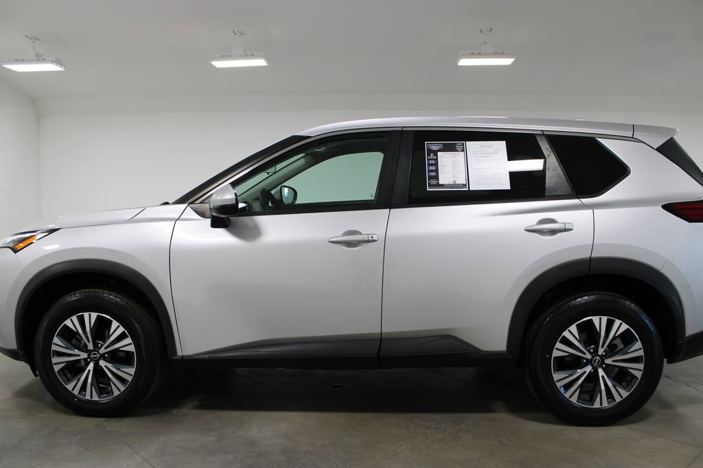 Used 2022 Nissan Rogue SV image 6