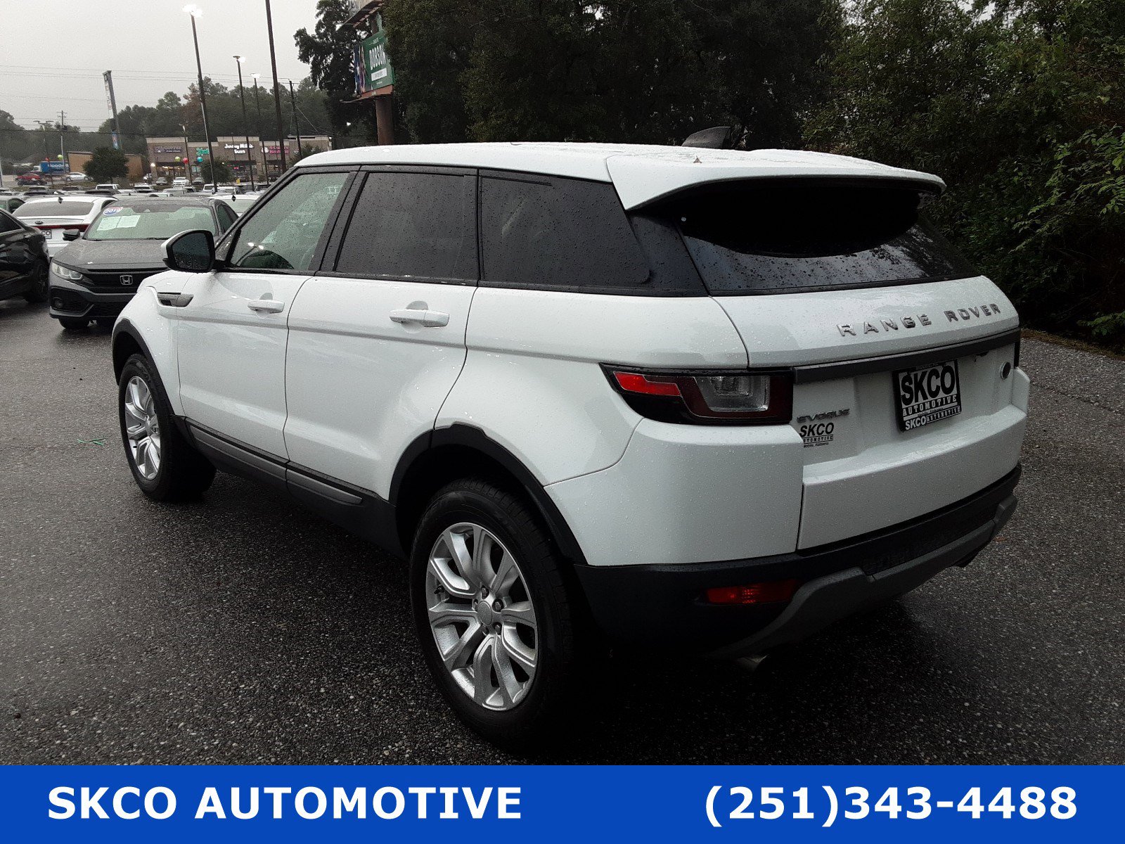 Used 2019 Land Rover Range Rover Evoque SE image 3