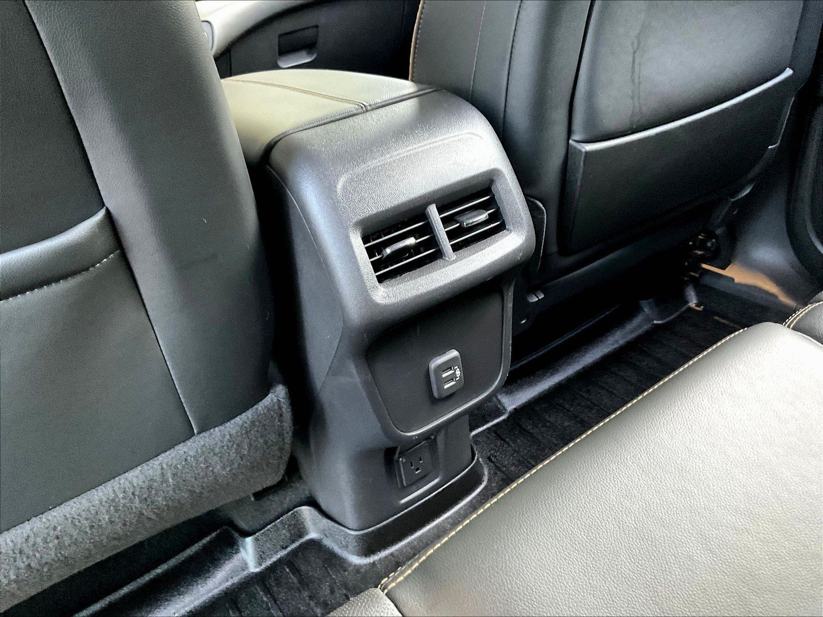 Used 2022 GMC Terrain AT4 w/ Tech Package AWD/4WD image 10