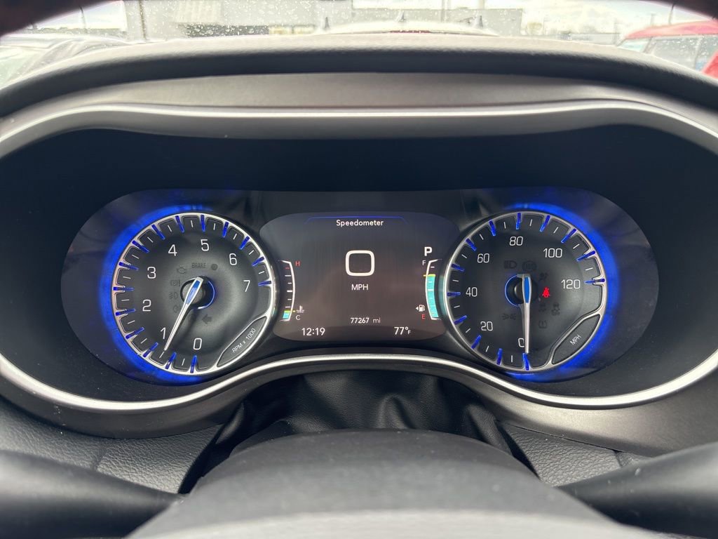 Used 2020 Chrysler Pacifica Touring-L Plus image 17