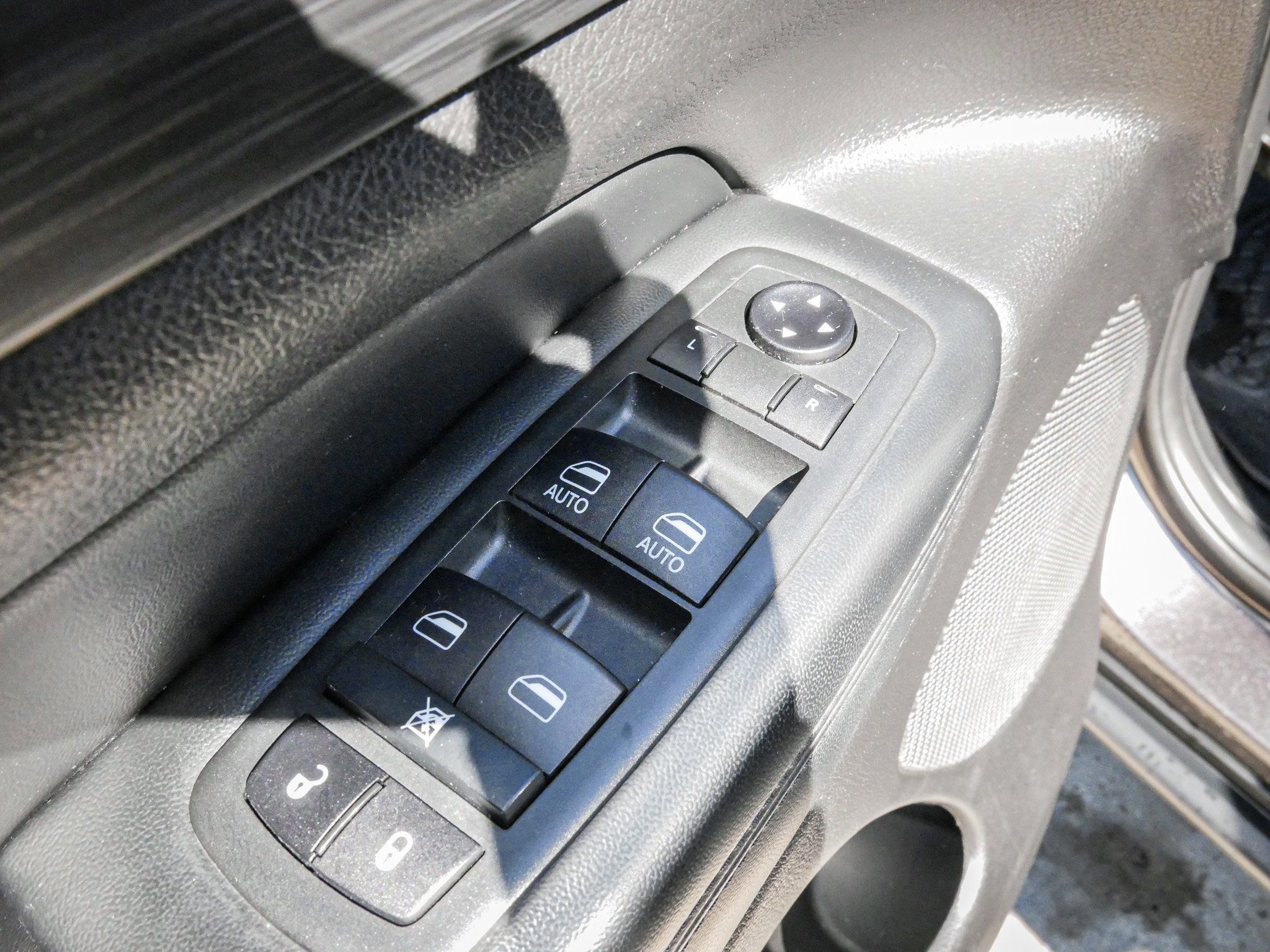 Used 2021 Jeep Grand Cherokee Laredo RWD image 15