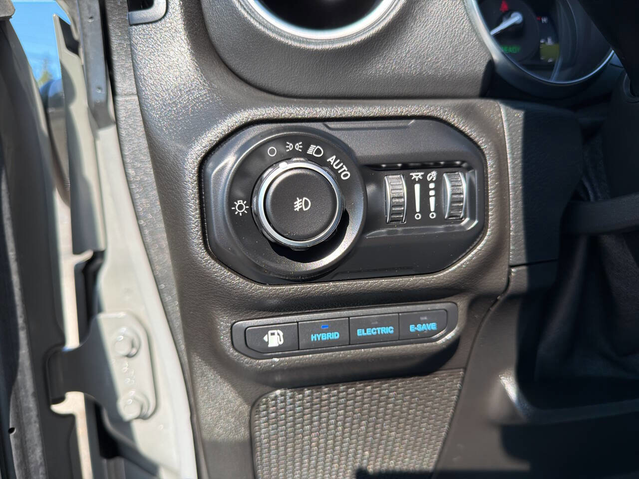 Used 2021 Jeep Wrangler Unlimited Sahara w/ Cold Weather Group image 43