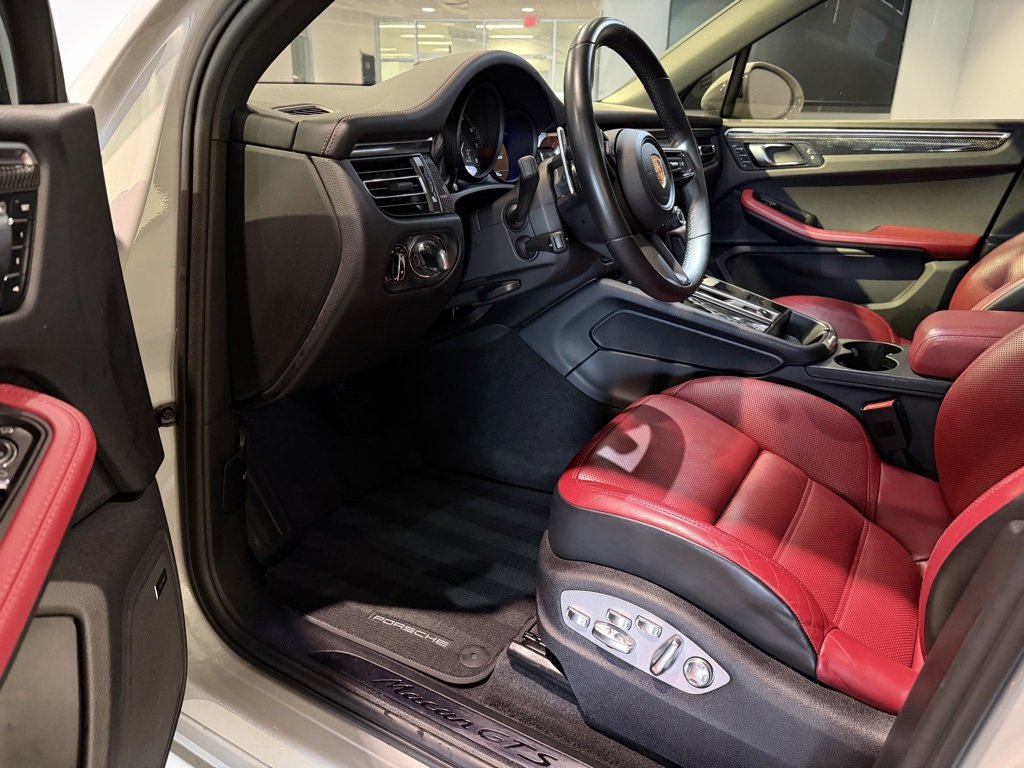 Used 2024 Porsche Macan GTS image 4