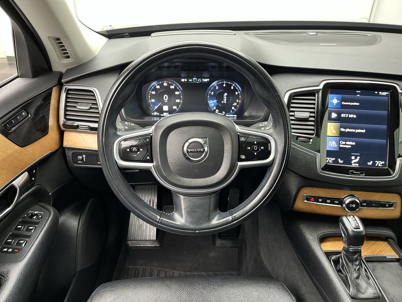 Used 2022 Volvo XC90 T6 Momentum w/ Advanced Package AWD/4WD image 17