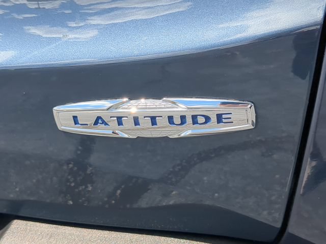 Used 2022 Jeep Renegade Latitude w/ Convenience Group AWD/4WD image 13