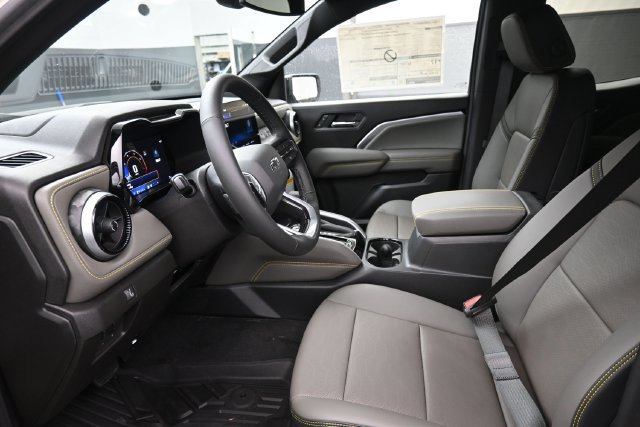 New 2026 Chevrolet Colorado ZR2 w/ Midnight Edition AWD/4WD image 8