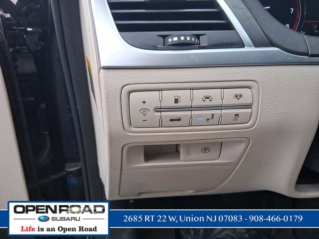 Used 2015 Hyundai Genesis 3.8 w/ Option Group 04 image 17