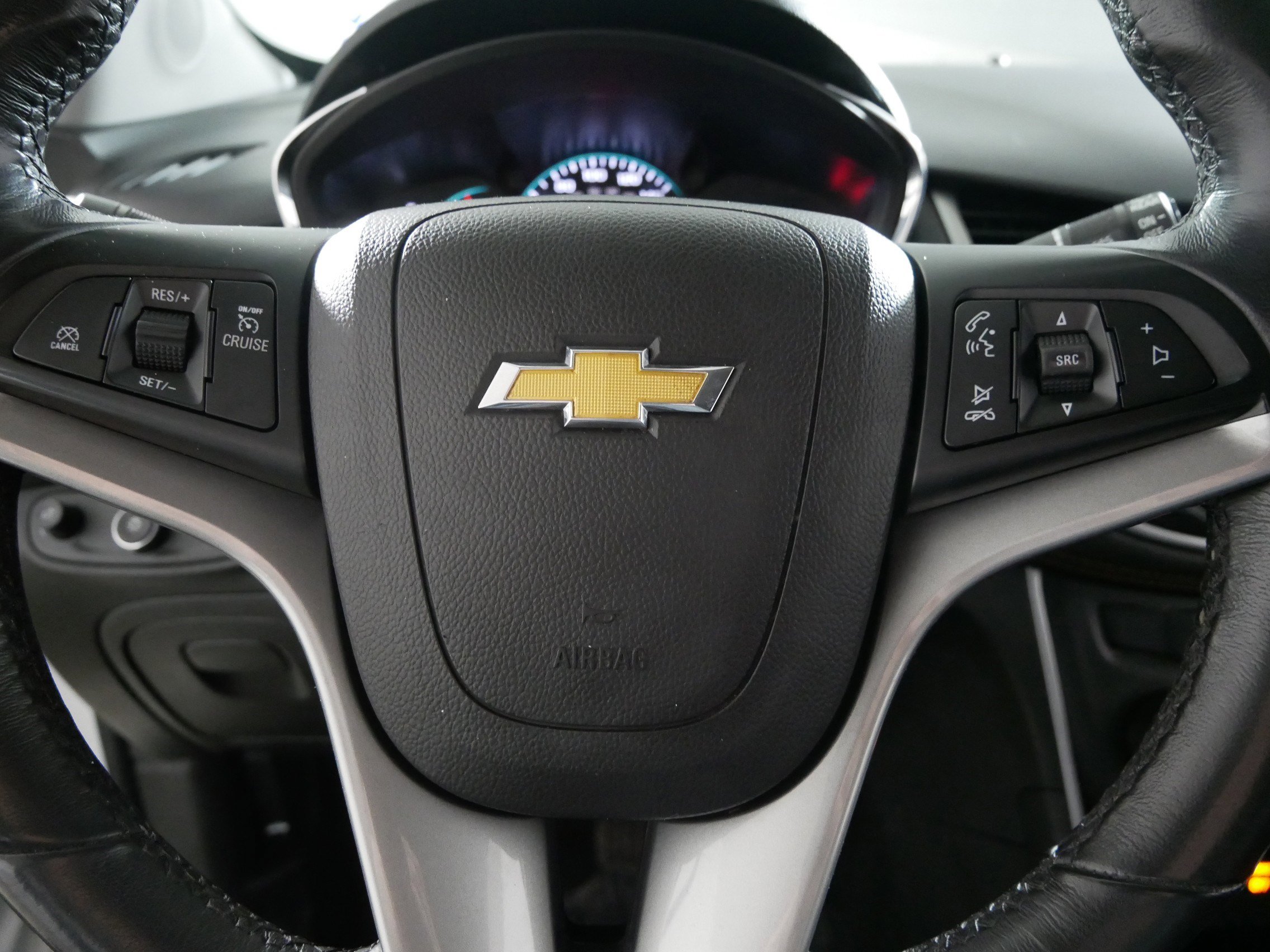 Used 2022 Chevrolet Trax LT w/ Sport Edition image 25