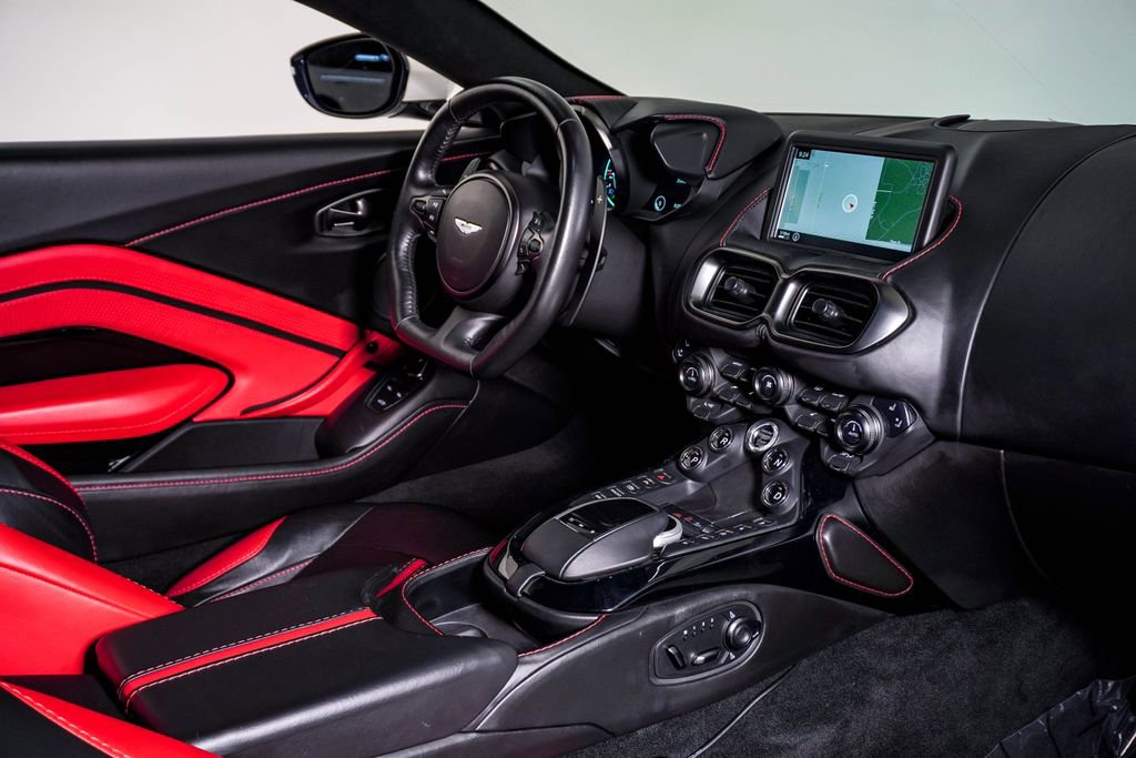 Used 2019 Aston Martin V8 Vantage Coupe image 19