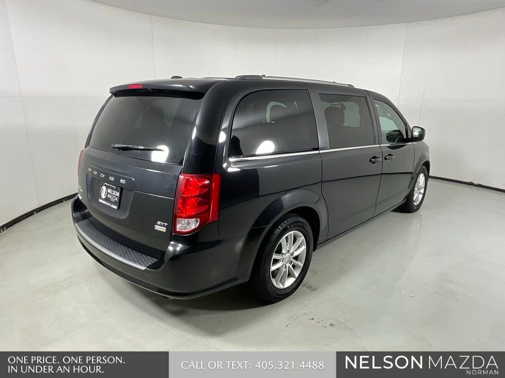 Used 2018 Dodge Grand Caravan SXT image 6