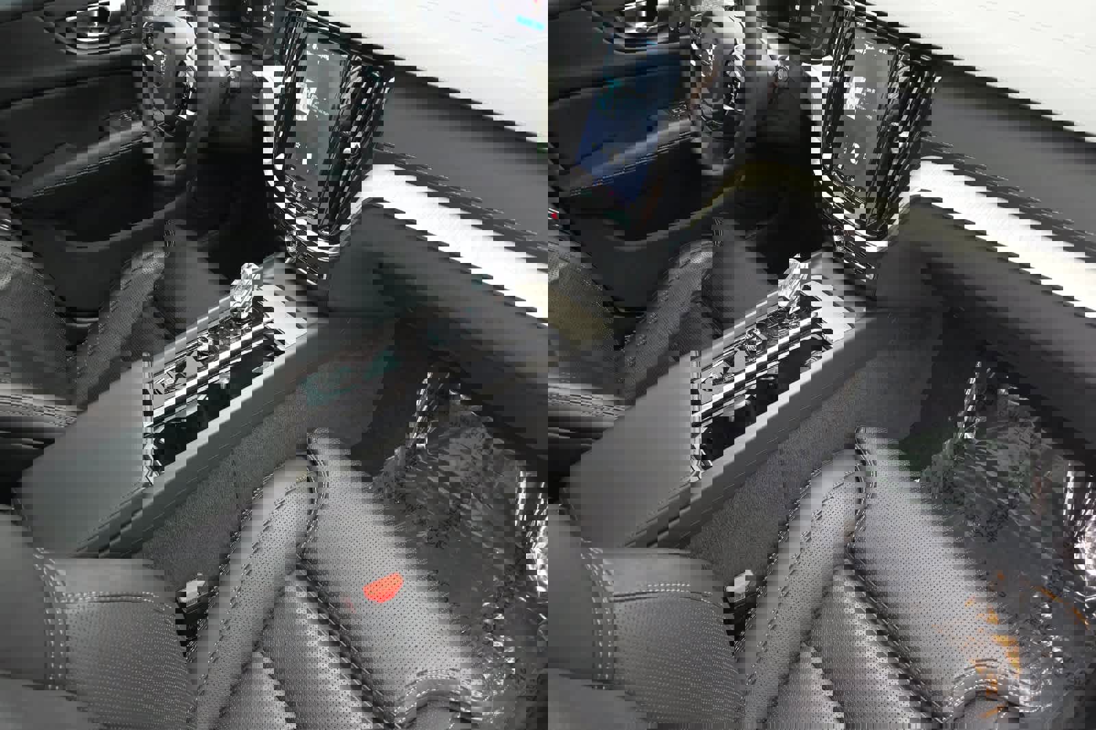 Used 2024 Volvo V60 B5 Cross Country Ultimate image 18