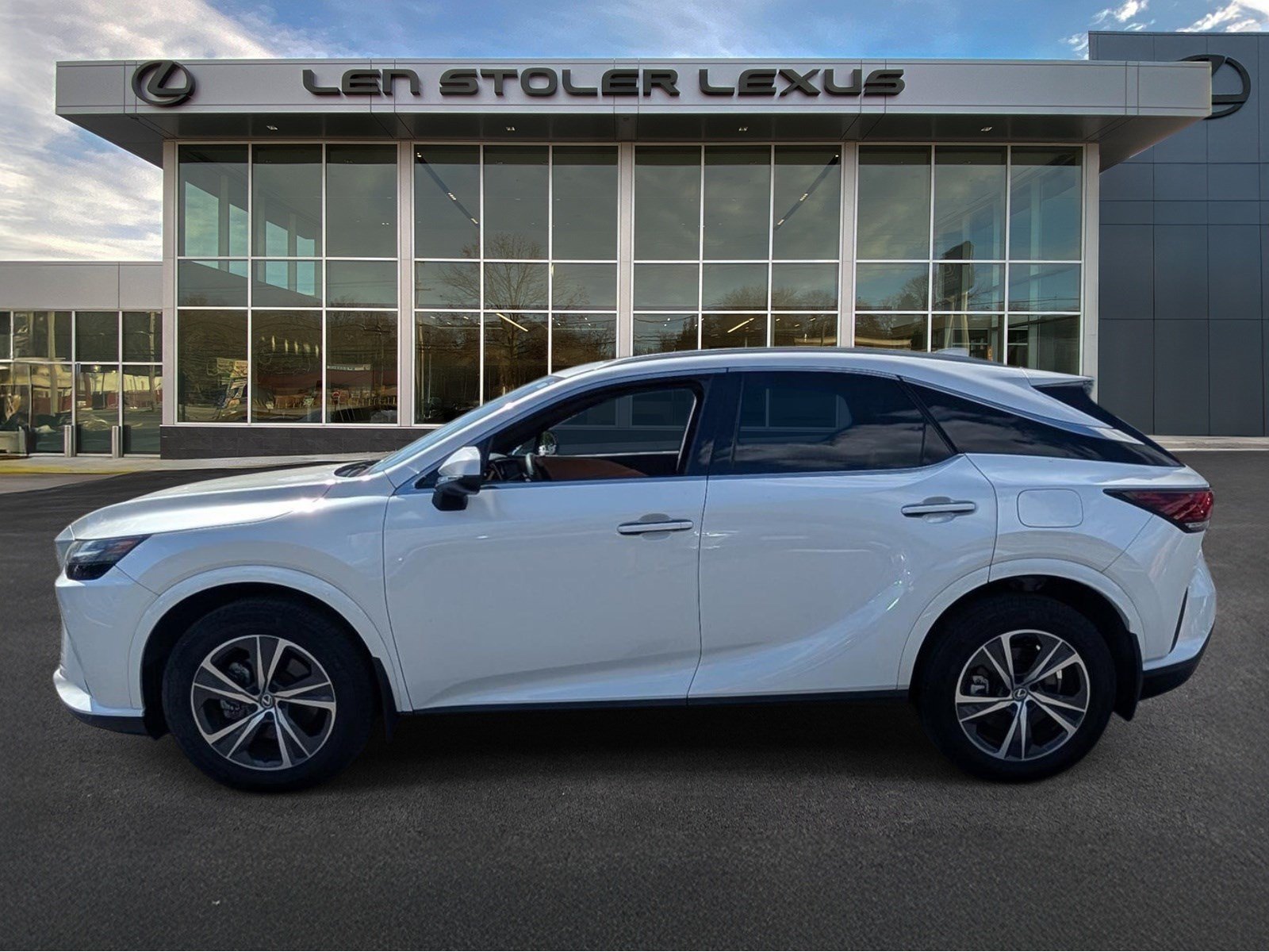 Certified 2024 Lexus RX 350 Premium w/ Accessory Package AWD/4WD image 6