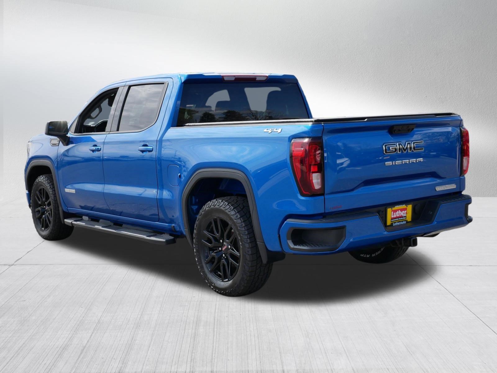 Used 2022 GMC Sierra 1500 Elevation w/ LPO, Elevation Black Package AWD/4WD image 5