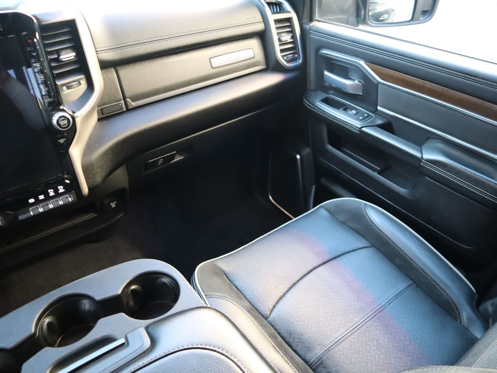 Used 2024 RAM 2500 Laramie image 36