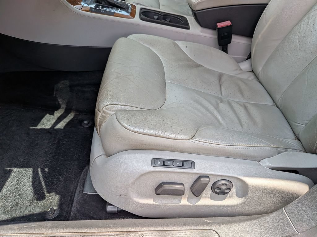 Used 2007 Volkswagen Passat 3.6 FWD image 14