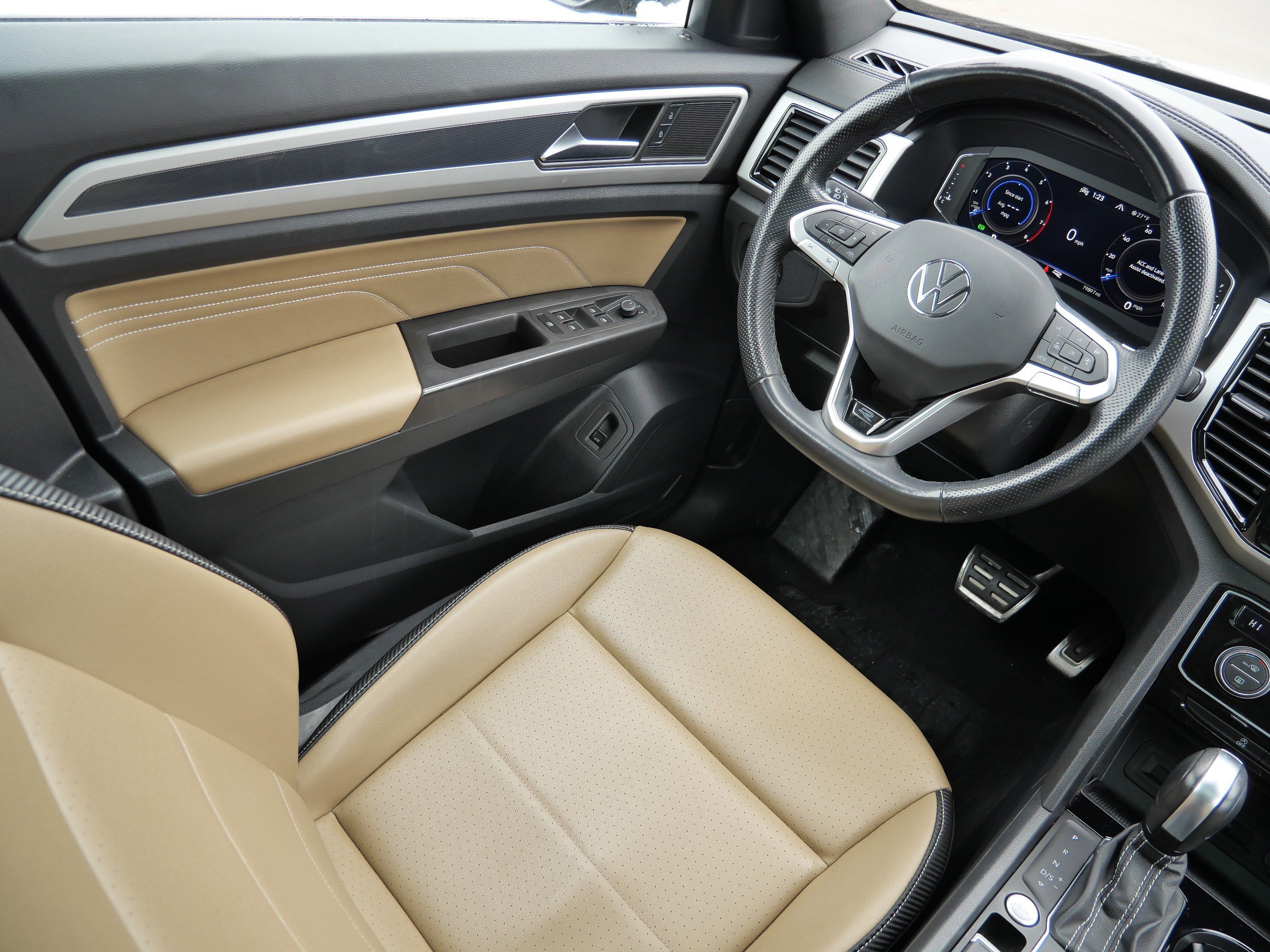 Used 2022 Volkswagen Atlas Cross Sport SEL R-Line image 9