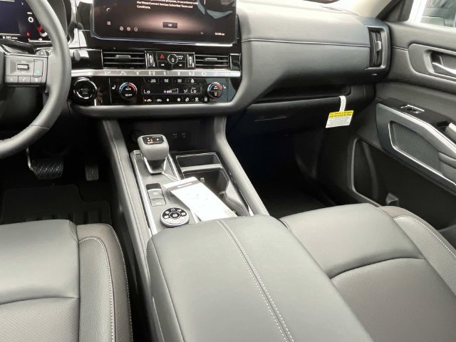 New 2026 Nissan Pathfinder SL AWD/4WD image 17