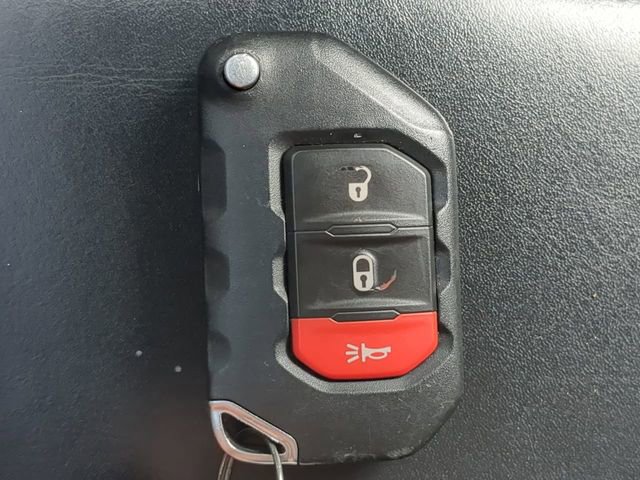 Used 2023 Jeep Gladiator Overland AWD/4WD image 35