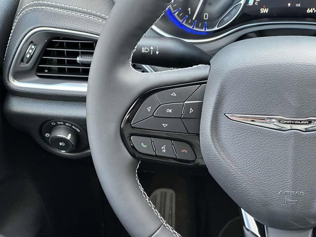 New 2025 Chrysler Pacifica Limited w/ Uconnect Theater Family Group image 9