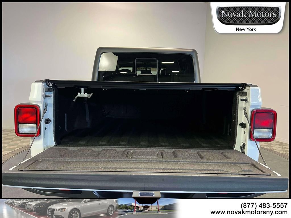 Used 2022 Jeep Gladiator Mojave w/ Cold Weather Group image 12