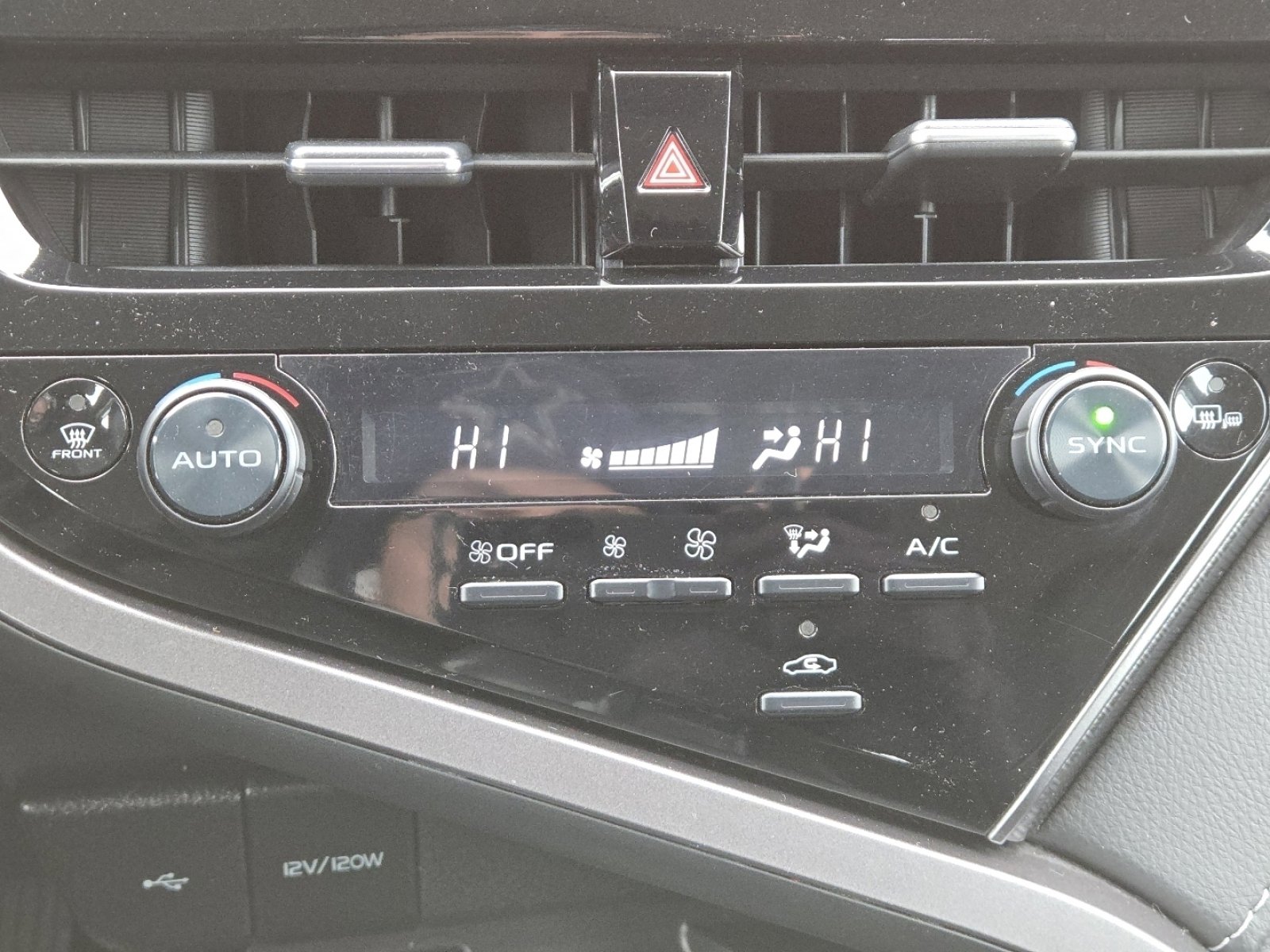 Used 2023 Toyota Camry XSE image 28